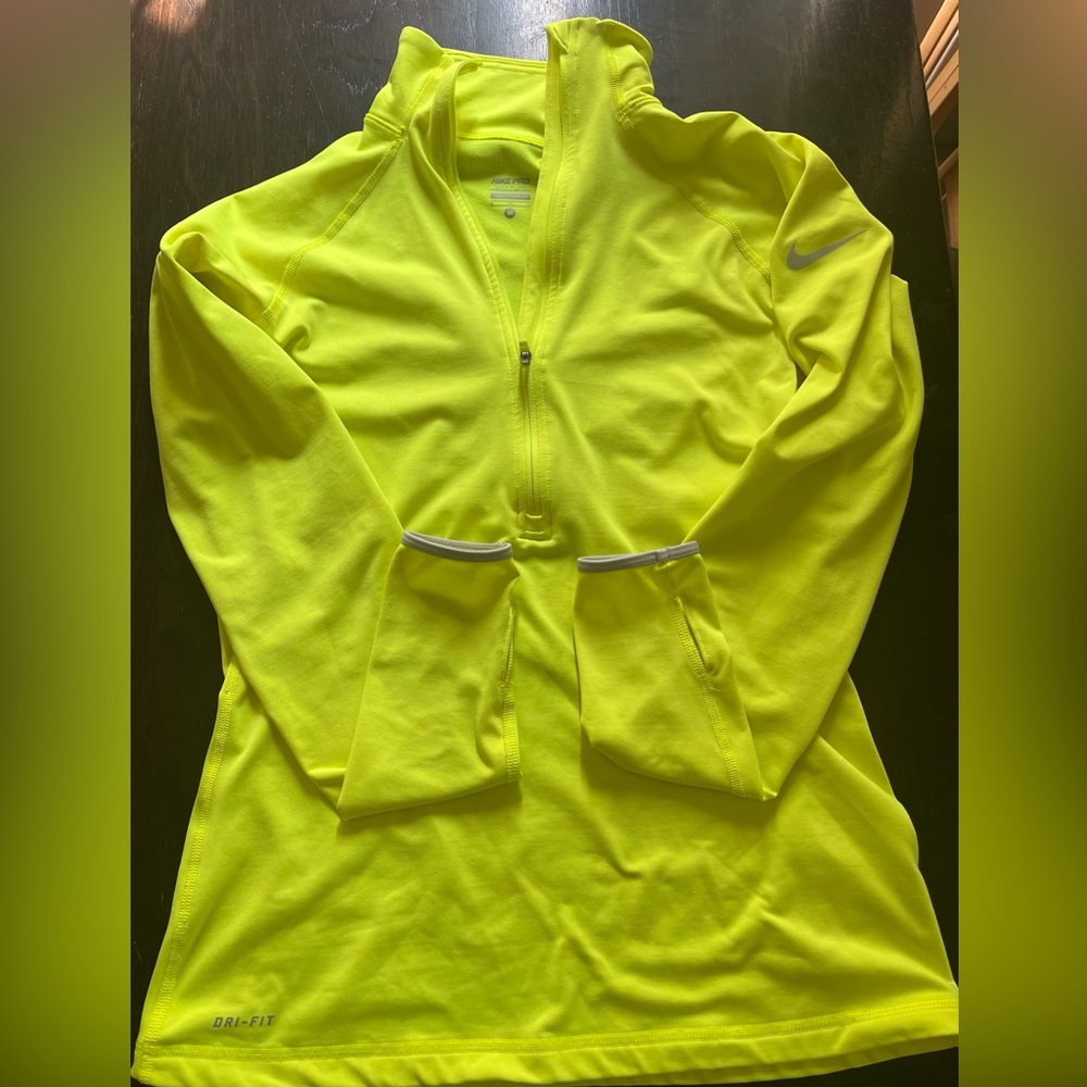 Medium Women’s Nike Pro running Jacket